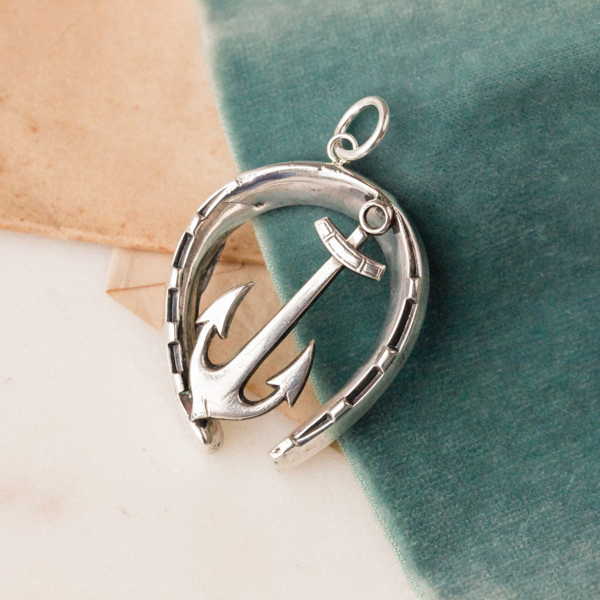 Marina Victorian Anchor & Horseshoe Good Luck Pendant
