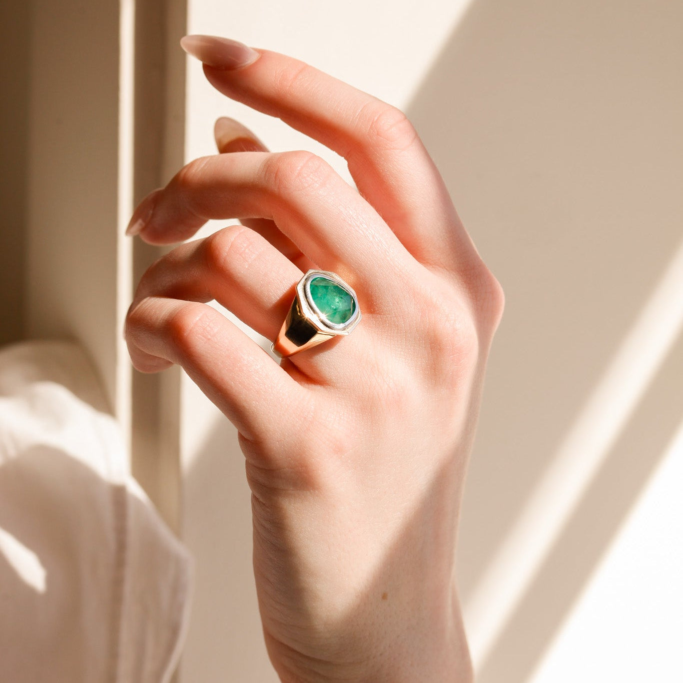 Rose Cut Emerald in Petra Setting