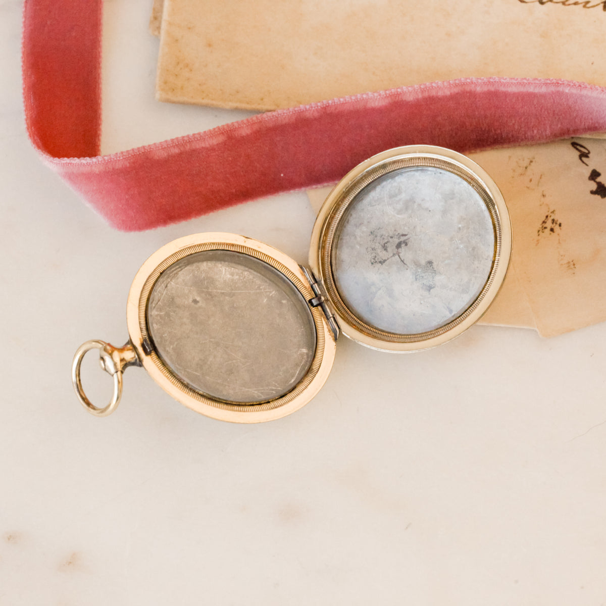 Richie Victorian Engraved Round Locket