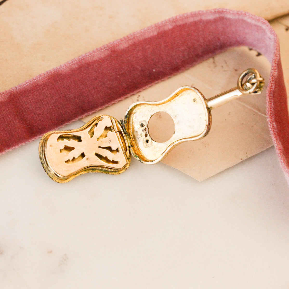 Victorian Guitar Vinaigrette Pendant